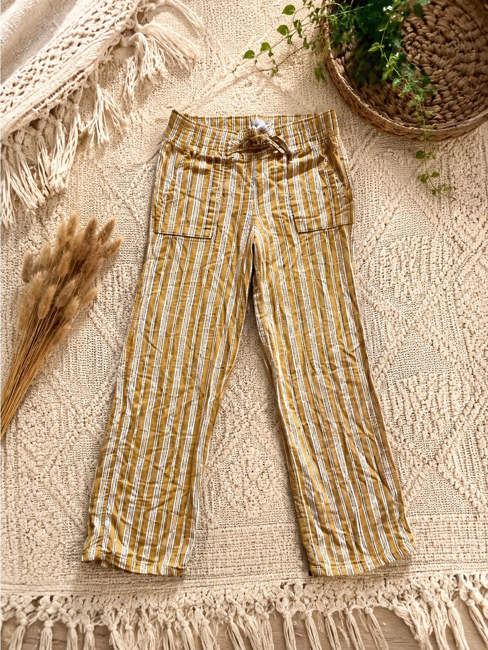 Tilly’s White Farm wide leg linen blend girls striped pants size M